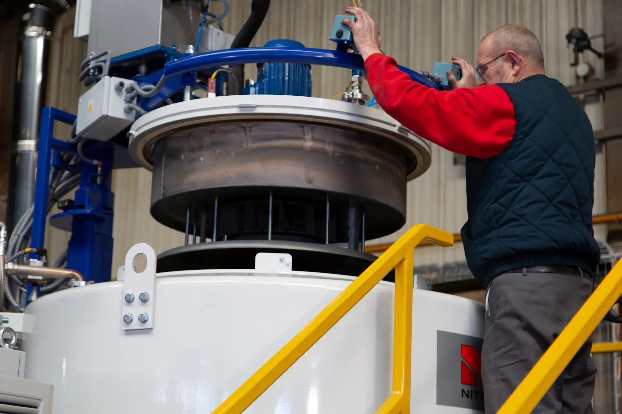 chargement d'un four nitrex de nitruration à Thermi-Picardie